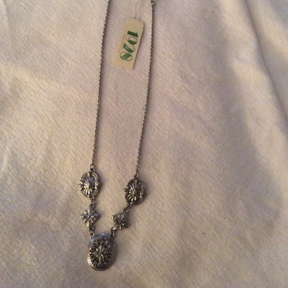 1928 Necklace NWT